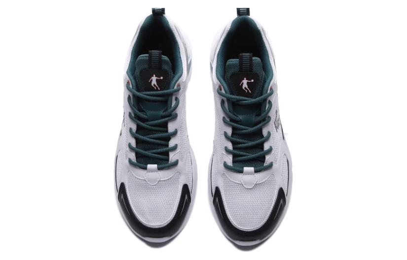 QIAODAN Comfortable Abrasion Resistant Low top Running Shoes Men’s White Black Green