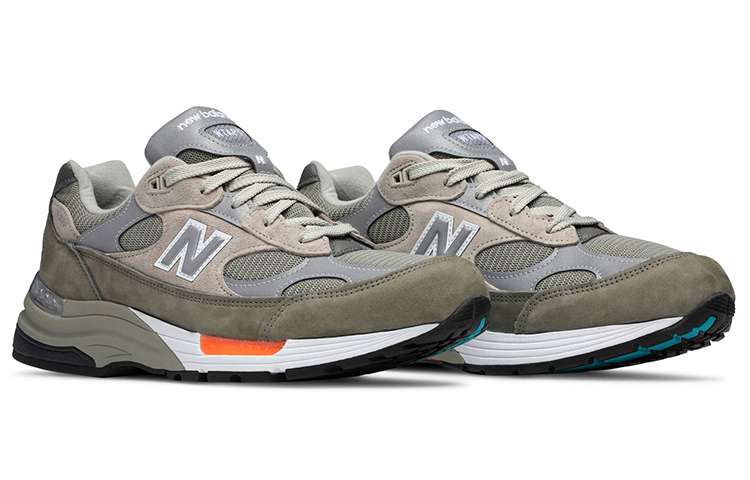 Кроссовки WTAPS x New Balance NB 992 (серо-серебристые) — фото 3