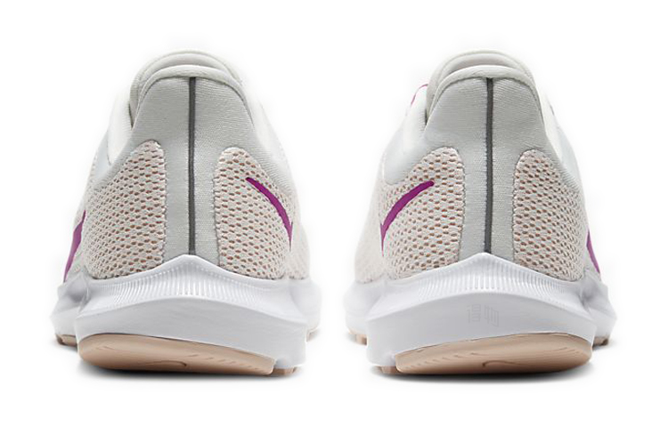 Женские кроссовки Nike Quest 2 (розово-фиолетовые) — фото 4