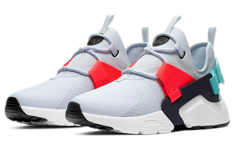 Женские кроссовки Nike Huarache City Low (серые) — фото 3