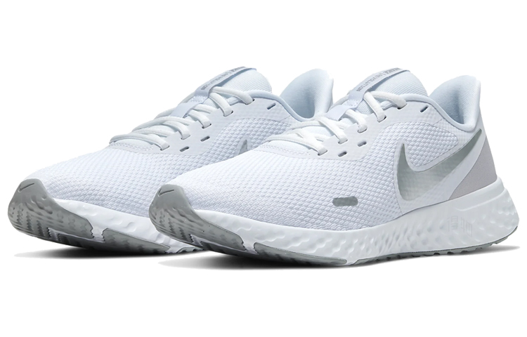 Женские кроссовки Nike REVOLUTION 5 (серо-белый) — Серый / белый — фото 3