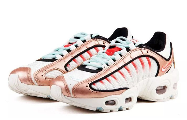 Женские кроссовки Nike Air Max Tailwind (белый) — фото 3