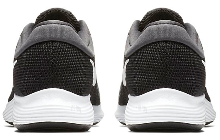 Женские кроссовки Nike REVOLUTION 4 (черно-белые) — Чёрныйбелый — фото 5