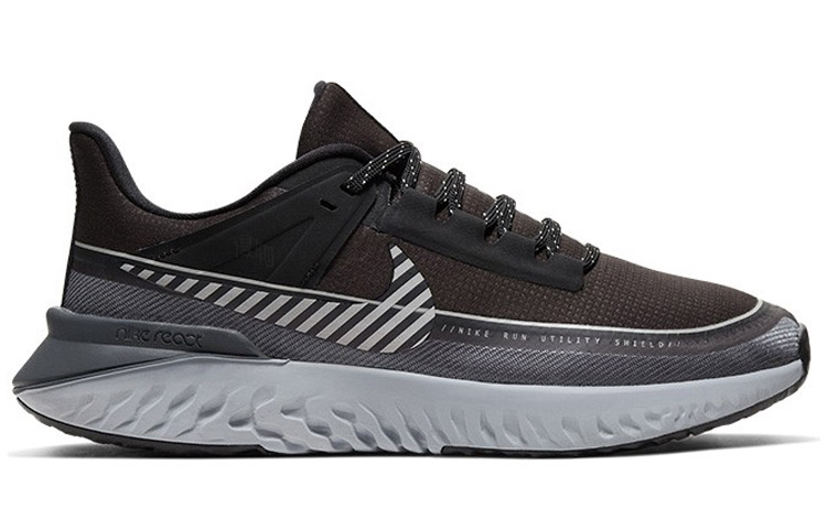 Женские кроссовки Nike Legend React 2 Shield (черные) — фото 2