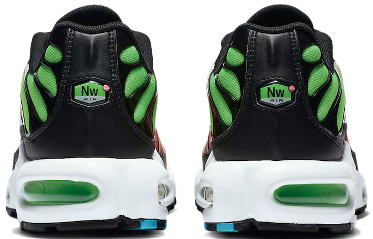 Мужские кроссовки Nike Air Max Plus Worldwide (черные) — фото 5