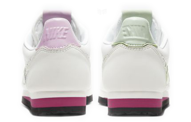 Женские кроссовки Nike Cortez SE "Valentine's Day" (розово-белые) — фото 4