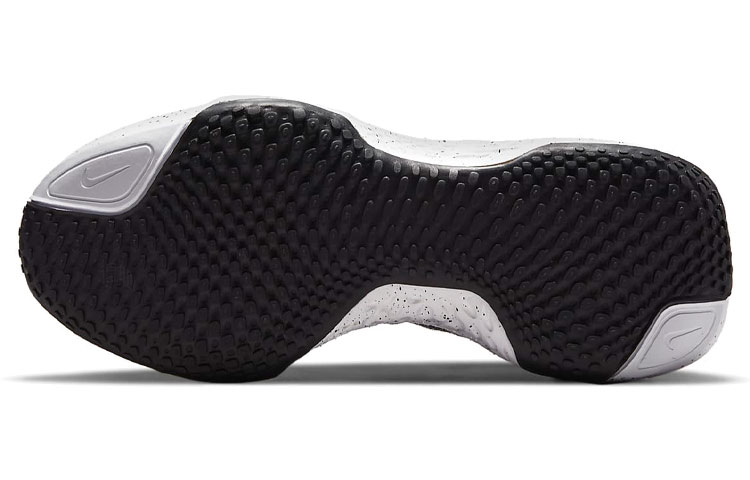 Женские кроссовки Nike Invincible Run 1 (черно-белые) — Чёрный / белый — фото 6