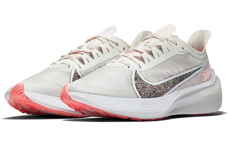 Женские кроссовки Nike Zoom Gravity 1 (белые) — фото 3