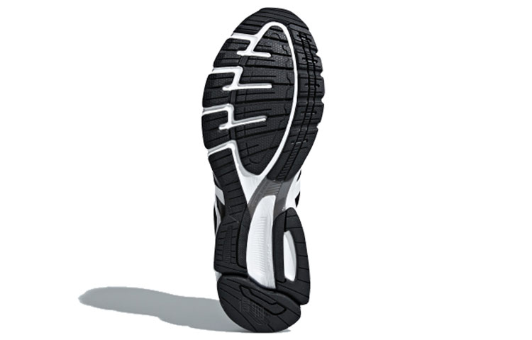 Кроссовки adidas Equipment 10 (черные) — Чёрный / белый — фото 5