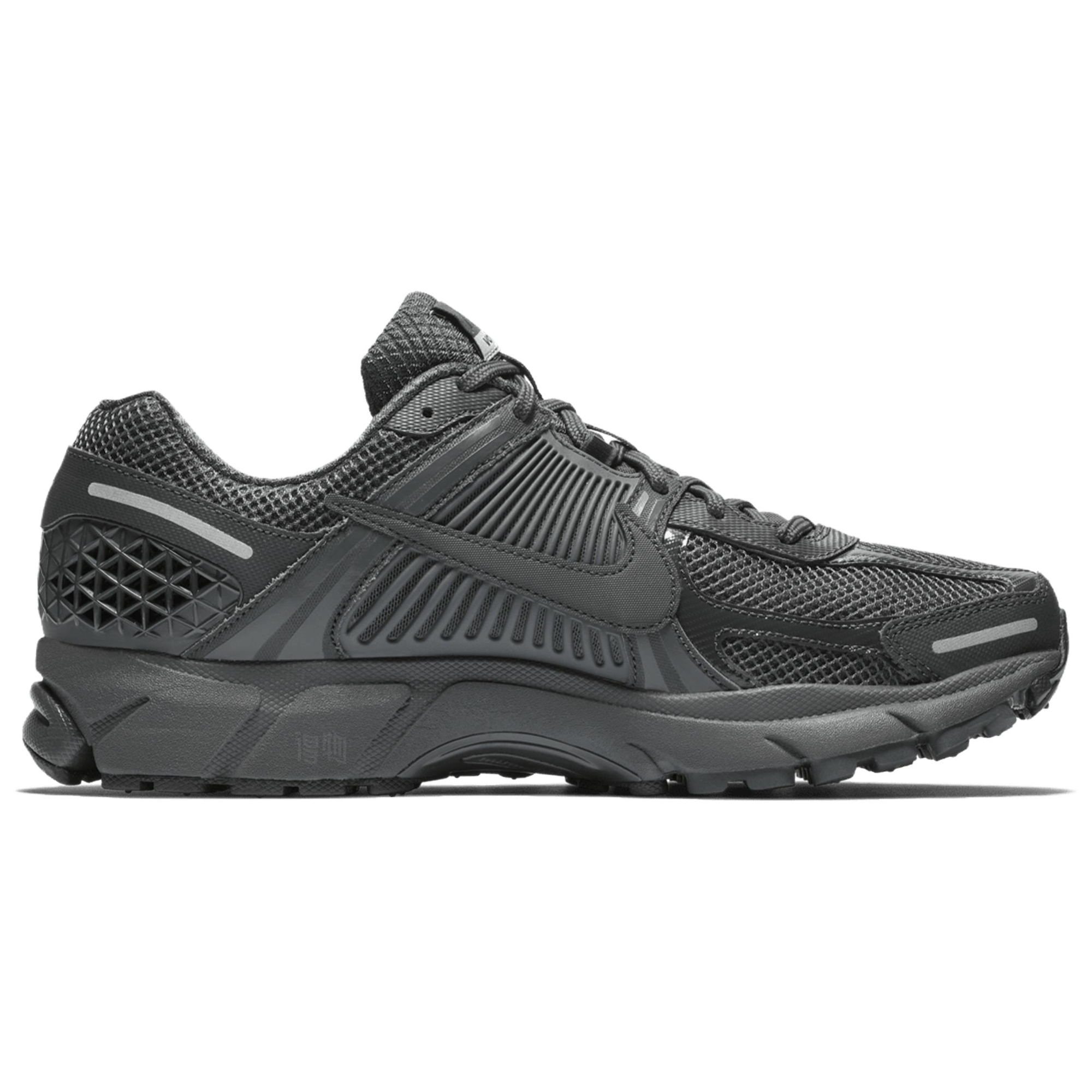 Кроссовки Nike Zoom Vomero 5 (антрацитово-черные) — Чёрный — фото 2