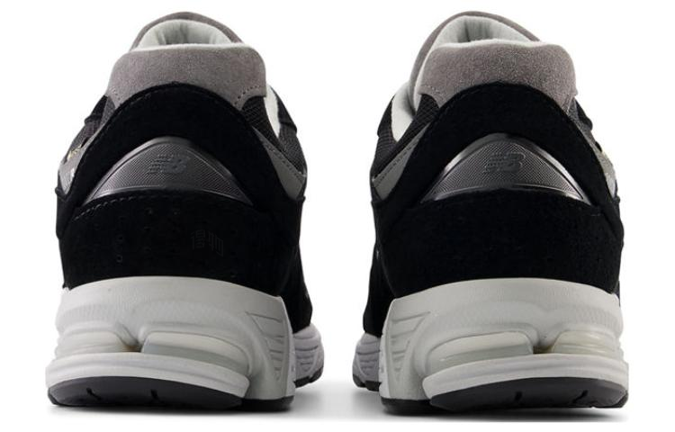 Кроссовки New Balance 2002R (черный / серый / серебристый) — фото 5