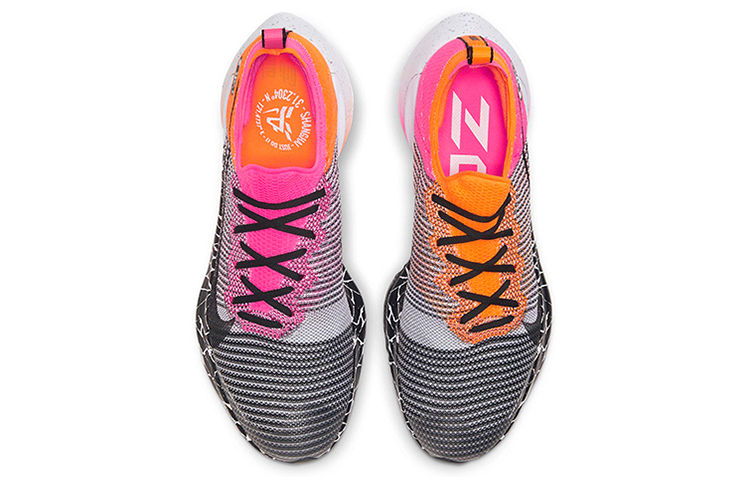 Мужские кроссовки Nike Air Zoom Tempo Next% (черно-бело-розовые) — фото 4