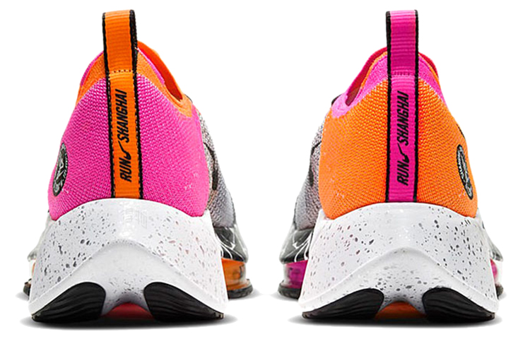 Мужские кроссовки Nike Air Zoom Tempo Next% (черно-бело-розовые) — фото 5
