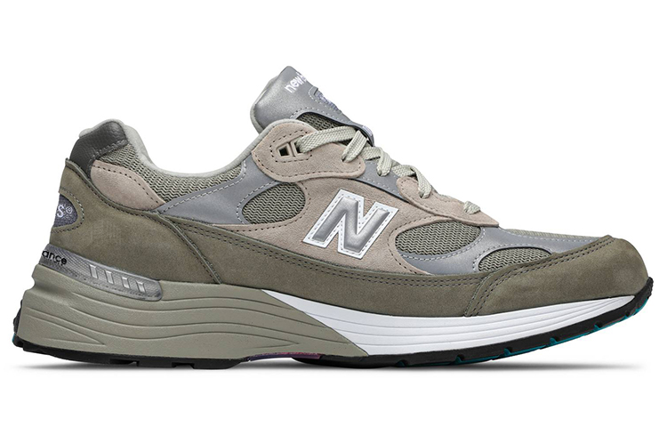 Кроссовки WTAPS x New Balance NB 992 (серо-серебристые) — фото 2