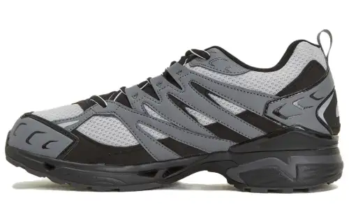THE NORTH FACE Low top Running Shoes Unisex Black Gray