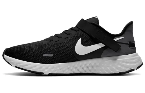 Nike Revolution 5 FlyEase Black