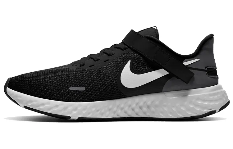 Nike Revolution 5 FlyEase Black
