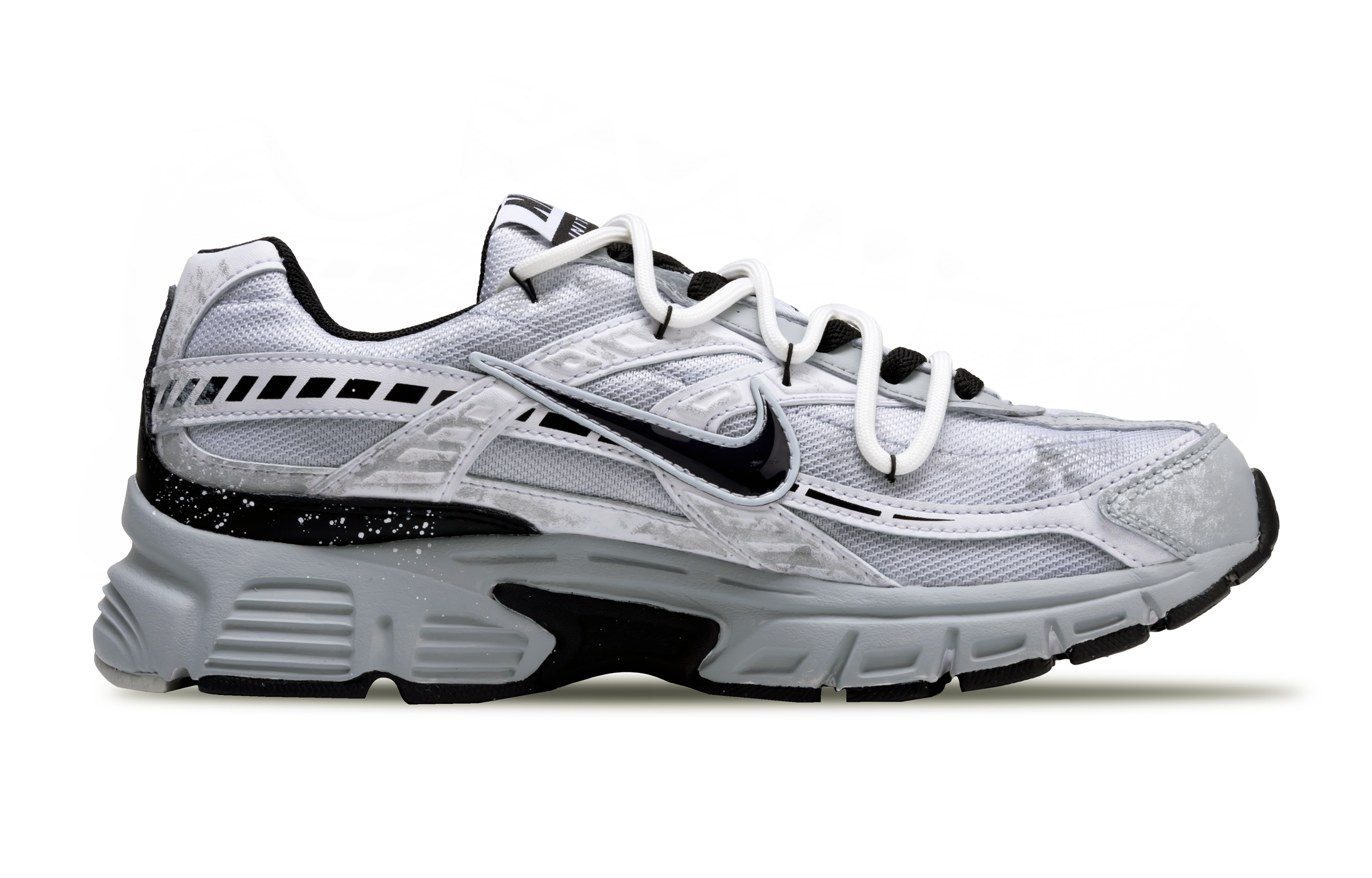 Nike Initiator Slip Resistant Low top Running Shoes Men’s White Gray