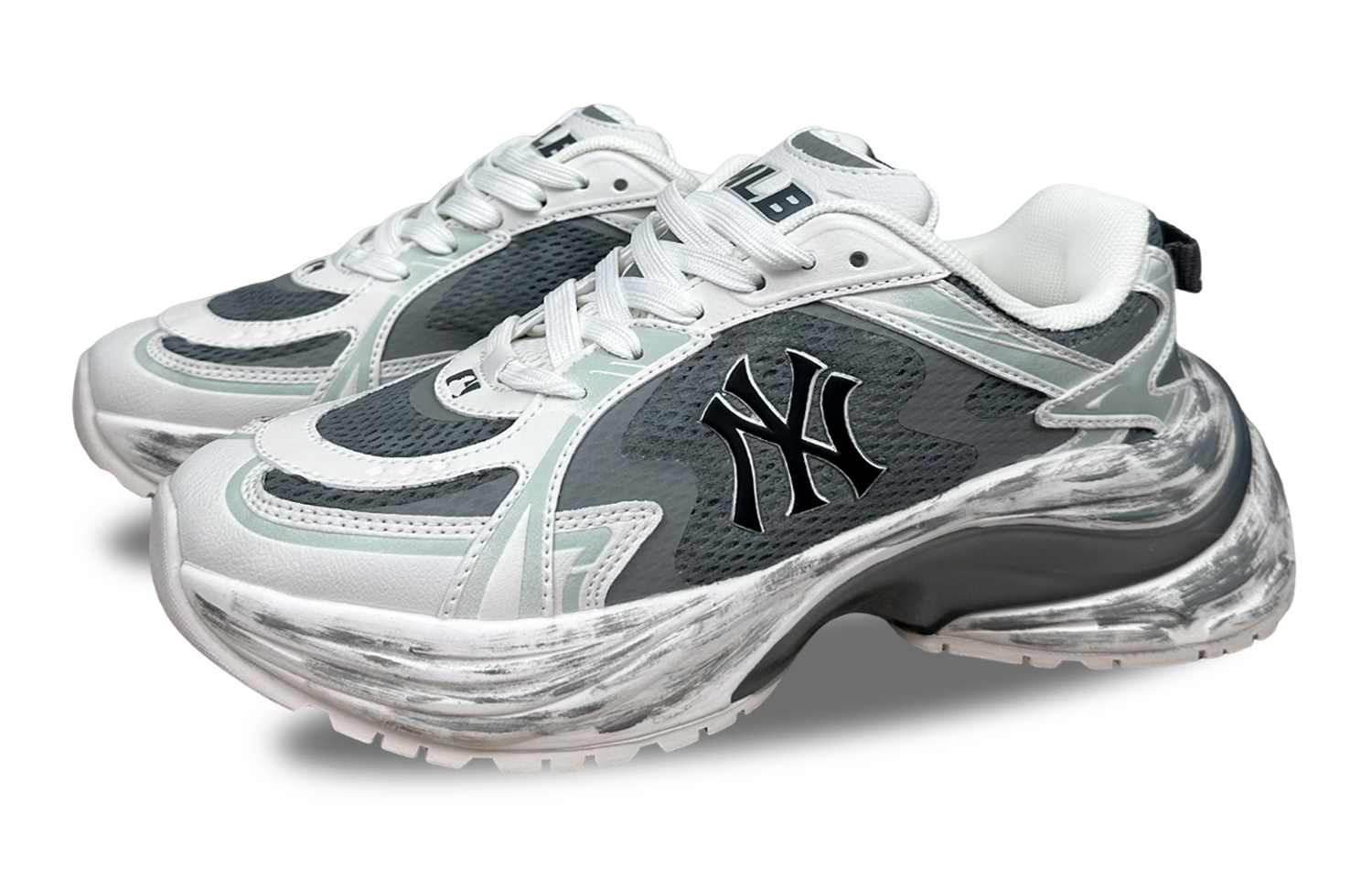 MLB New York Yankees Cushioning Breathable Low top Casual City Commuting Running Shoes Unisex Gray