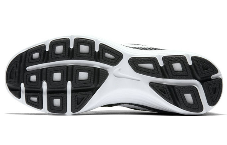 Женские кроссовки Nike REVOLUTION 3 (черно-белые) — Чёрный / белый — фото 6