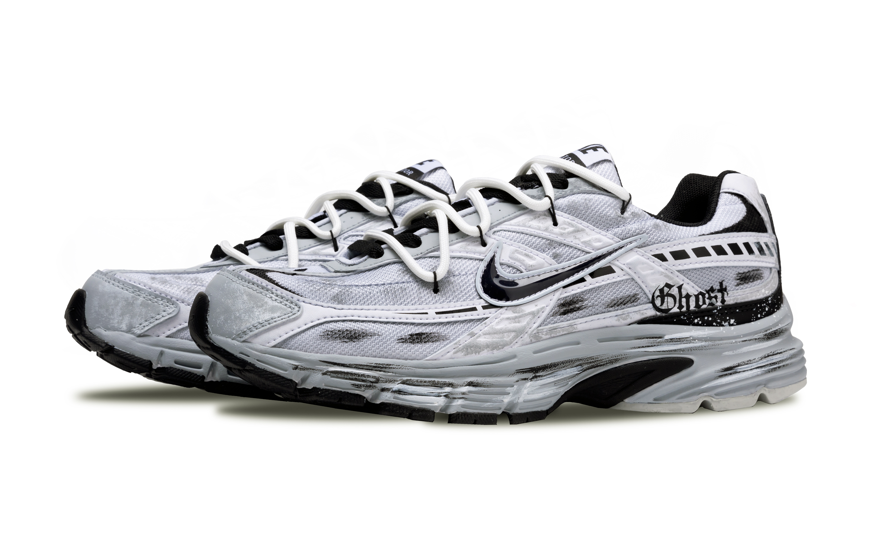 Nike Initiator Slip Resistant Low top Running Shoes Men’s White Gray