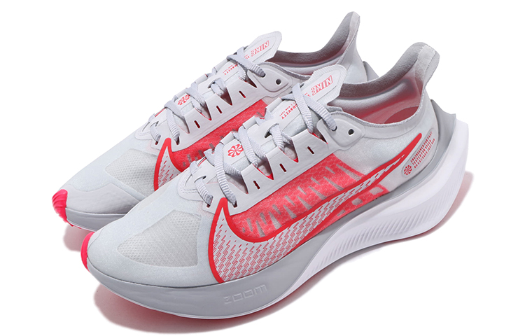 Женские кроссовки Nike Zoom Gravity (серо-красный) — Серый / красный — фото 3