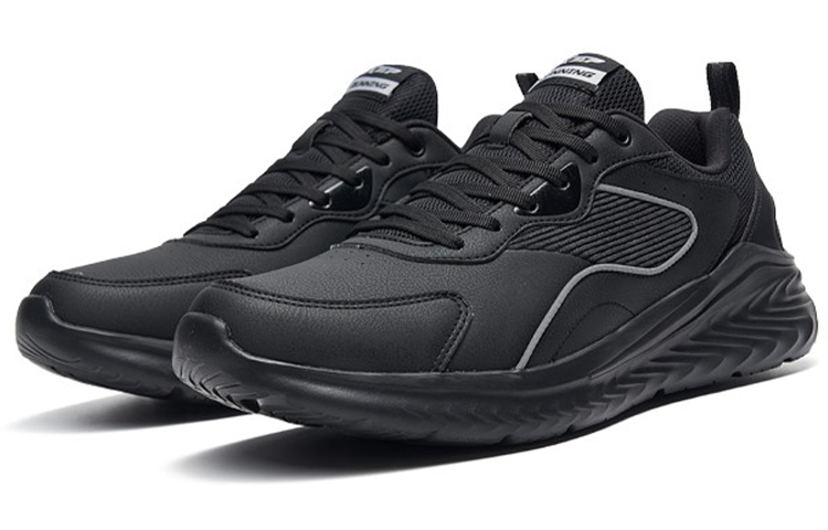 XTEP Cushioning Slip Resistant Abrasion Resistant Low top Running Shoes Men’s Black