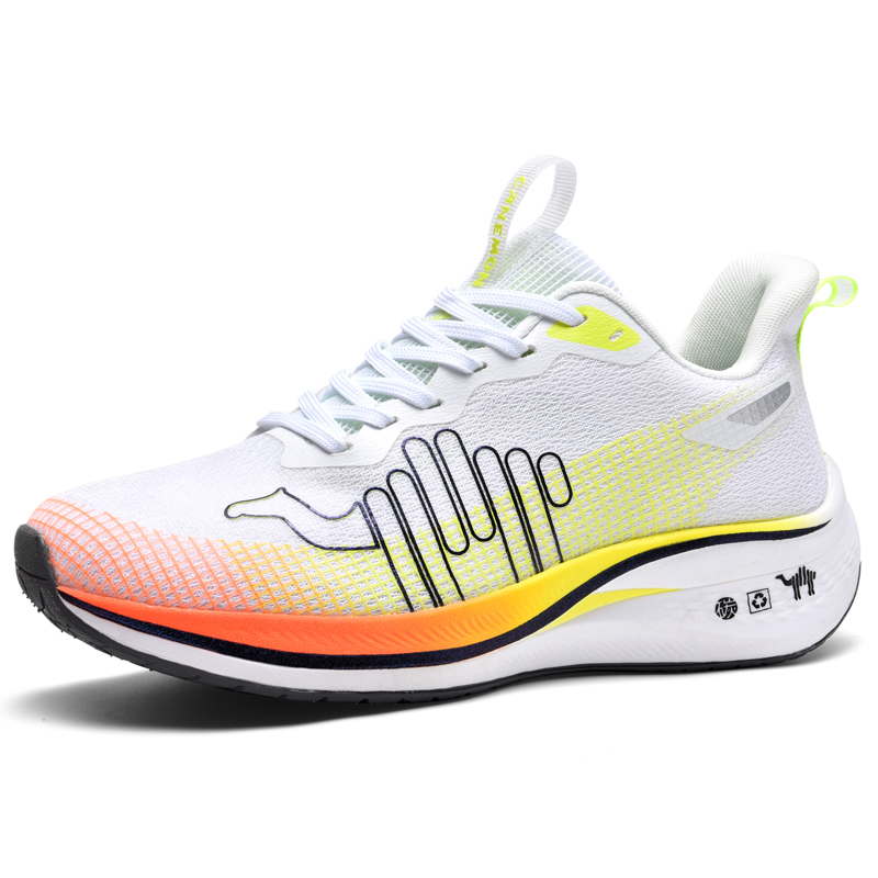 LINGHANGLUOTUO Breathable Coverage Rebound Low top Running Shoes Men’s