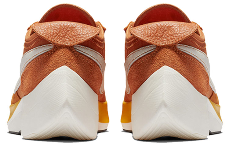 Унисекс кроссовки Nike Moon Racer (бело-коричневые) — фото 4