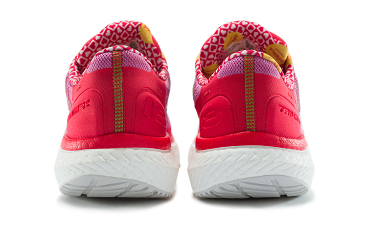 saucony Women’s Triumph 18 ‘Galentine’s Day’