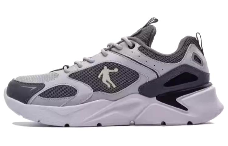 QIAODAN Slip Resistant Abrasion Resistant Low top Running Shoes Men’s Gray Silver