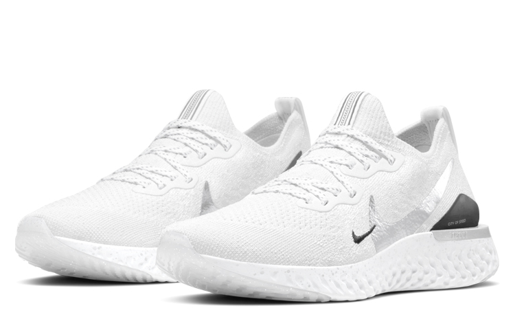 Женские кроссовки Nike Epic React Flyknit 2 (серебристо-белые) — фото 2