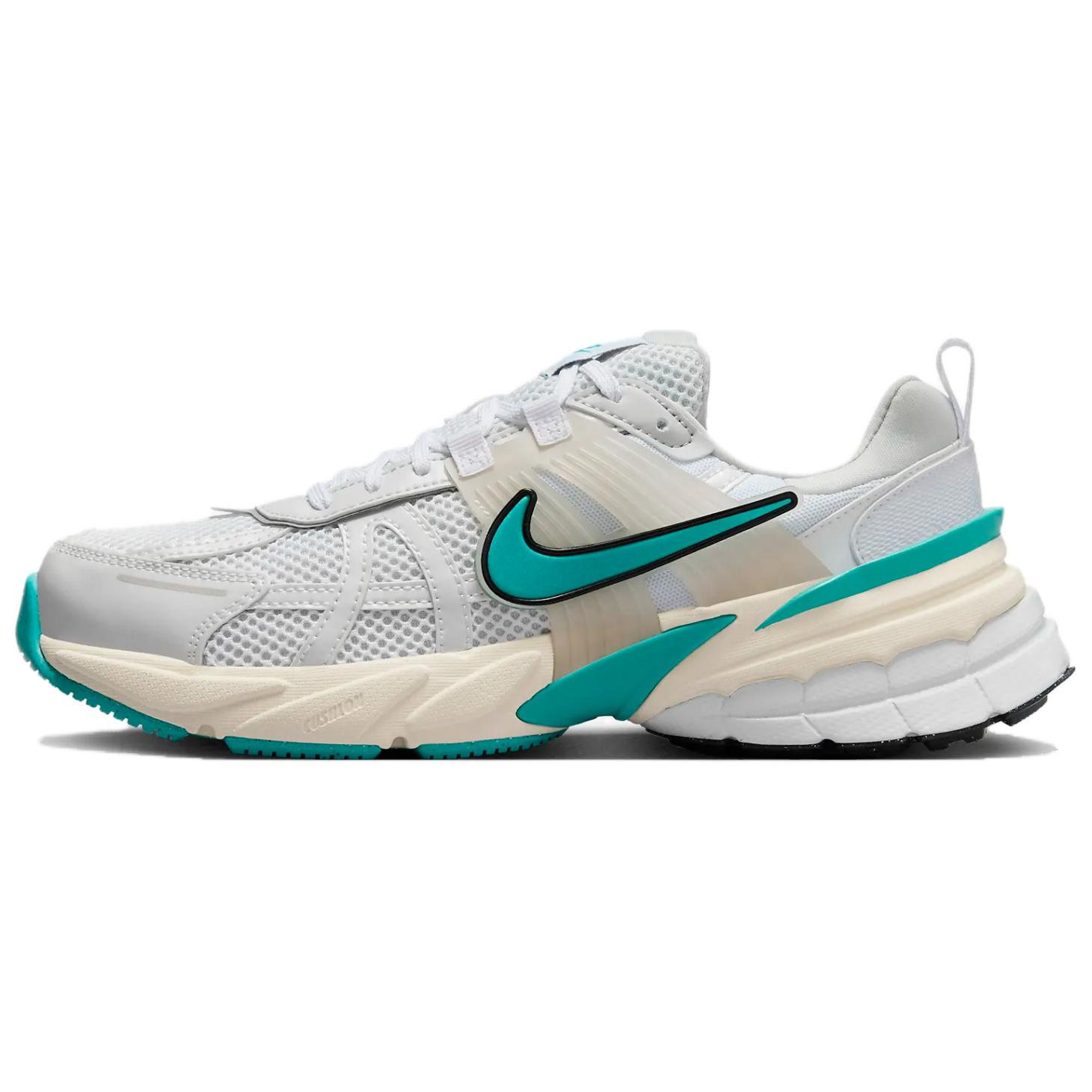 Женские кроссовки Nike V2K Run (бело-бежево-зеленые)