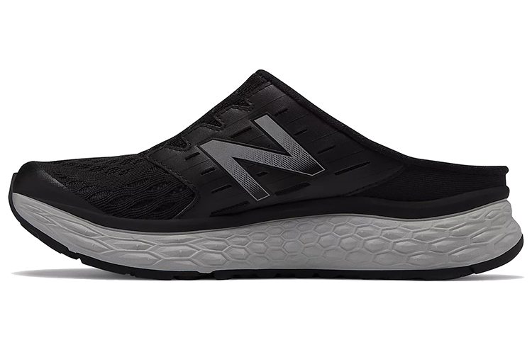 New Balance NB 900 low top running shoes women's black
