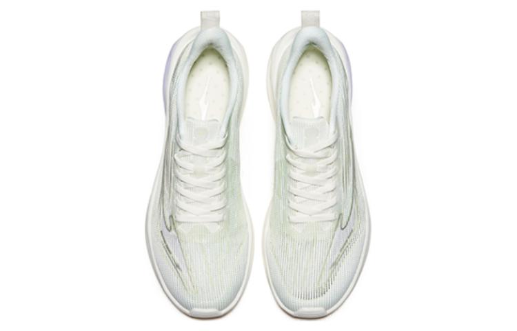 Erke Comfortable Cushioning Slip Resistant Abrasion Resistant Breathable