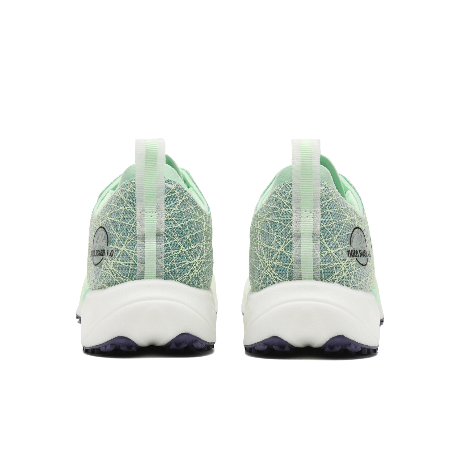 Neirk Training Running Shoes Unisex Seeking Plum Blossom In The Snow