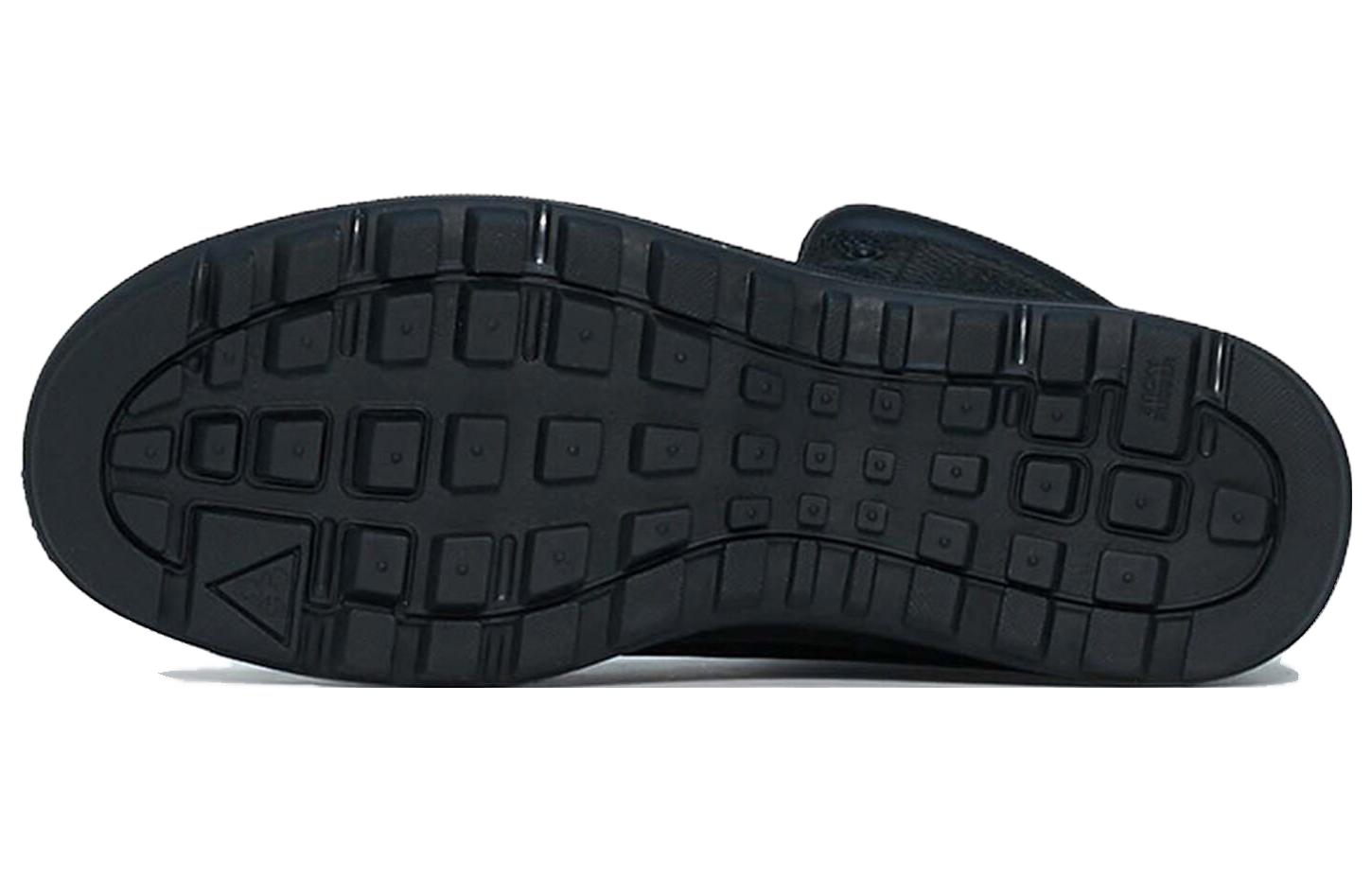 Nike Woodside 2 Triple Black