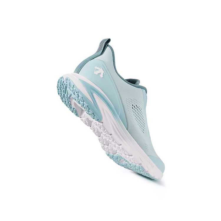 DESCENTE RUNNING Slip Resistant Abrasion Resistant Running Shoes Women’s Light Blue