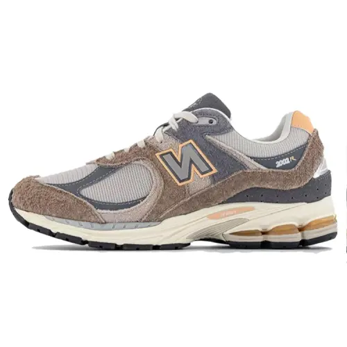 New Balance NB 2002R Comfortable and versatile low-top running shoes for men, brown gray