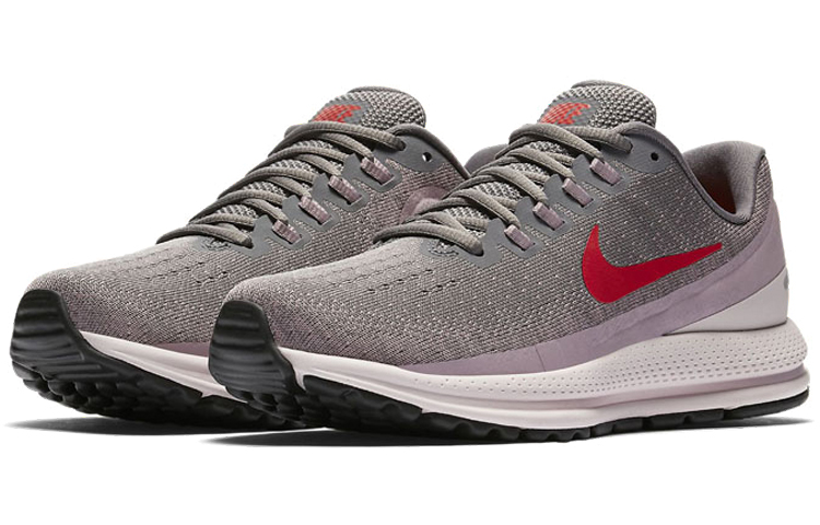 Женские кроссовки Nike Air Zoom Vomero 13 (серо-красные) — Серый / красный — фото 3