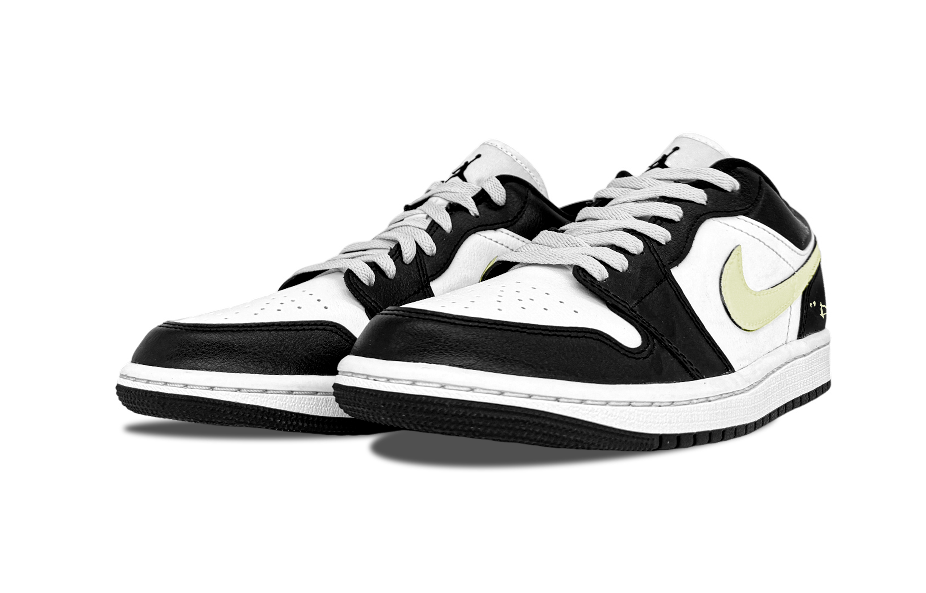 Jordan Air Jordan 1 Cloudy Soda Abrasion Resistant Low top Vintage Basketball Shoes Unisex Black White