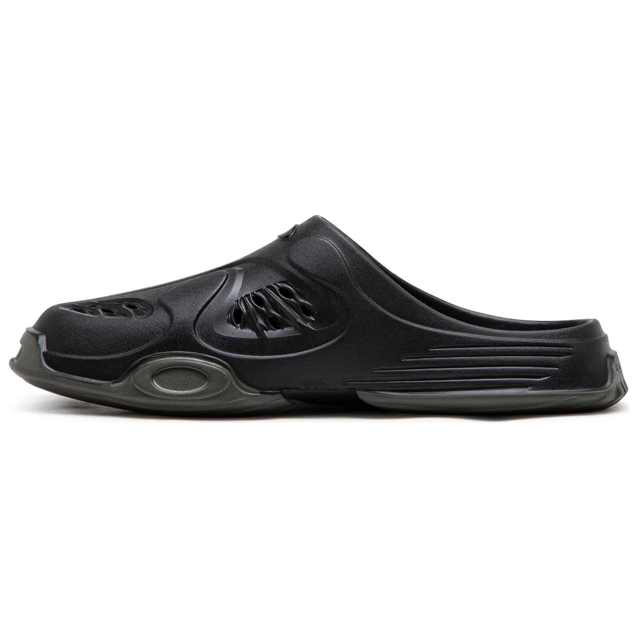 Oakley Factory Team Slip Resistant Slip Resistant Closed Toe Slippers Men's Black