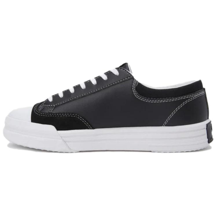 DESCENTE Low top Running Shoes Unisex Black White