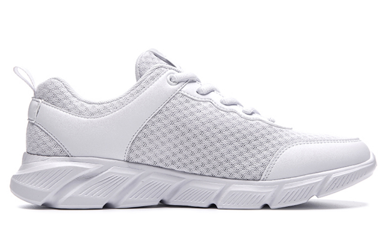XTEP Breathable And Lightweight Low top Running Shoes Women’s White Gray