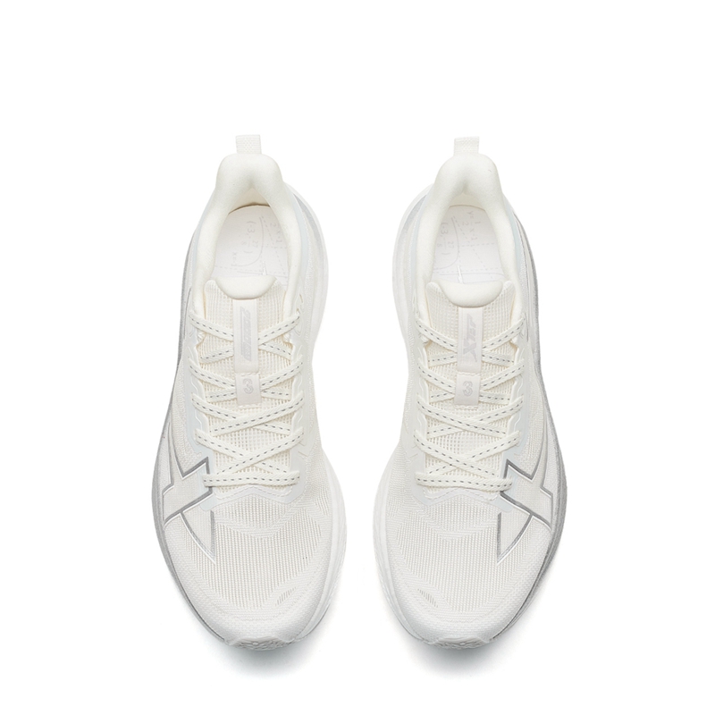 XTEP 2000km 3.0 Low top Casual Training Sprint Physical Fitness Test & Exam Running Shoes Women’s Sail White Silver