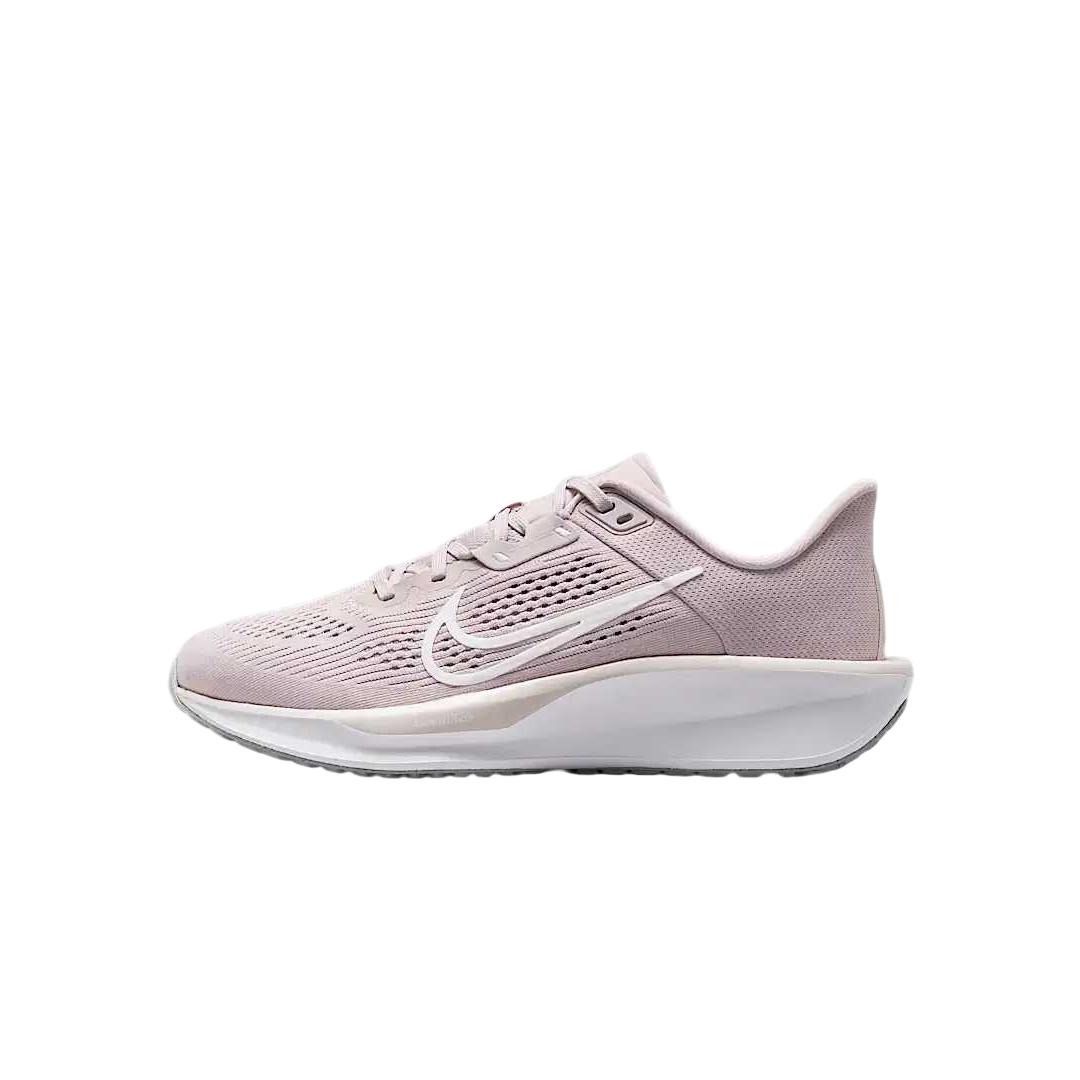 Женские кроссовки Nike Quest 6 (серо-пурпурные)
