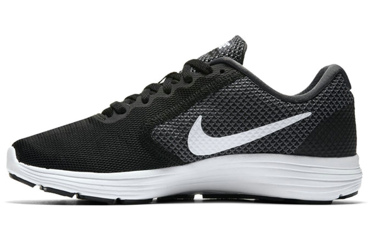 Женские кроссовки Nike REVOLUTION 3 (черно-белые)