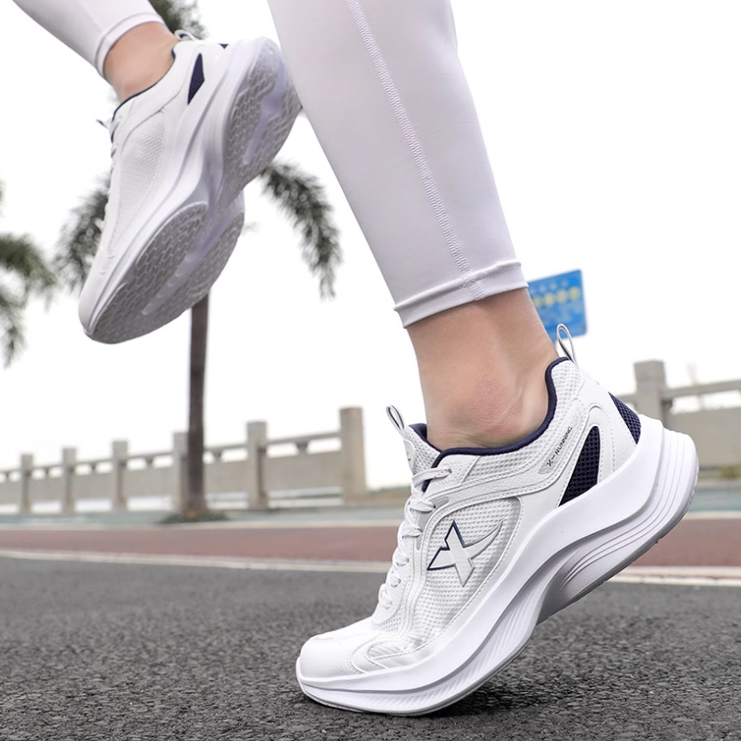 XTEP Cushioning Lightweight Abrasion Resistant Low top Casual Running Shoes Men’s White Blue