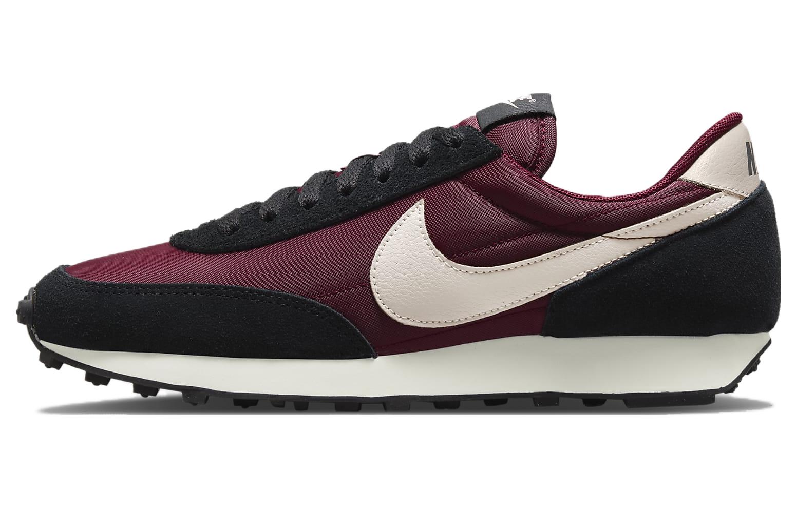 Nike Daybreak Dark Beetroot Women’s