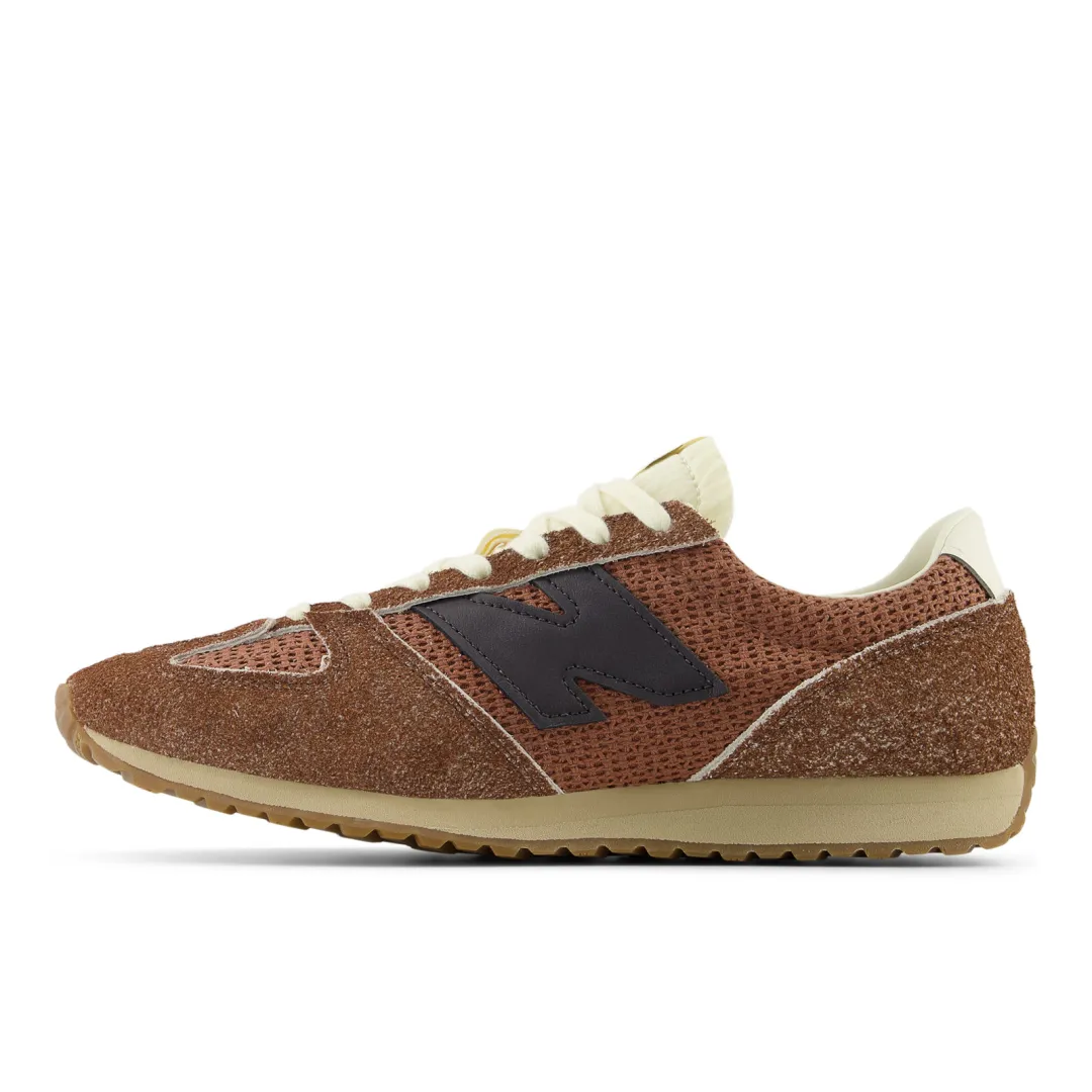 New Balance suede panelled sneakers